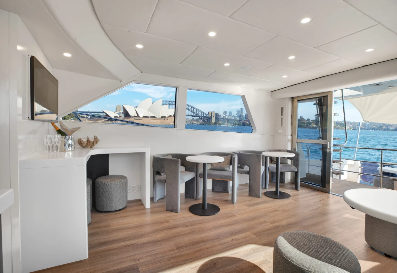 State-of-the-art-motoryacht-boathire-sydney