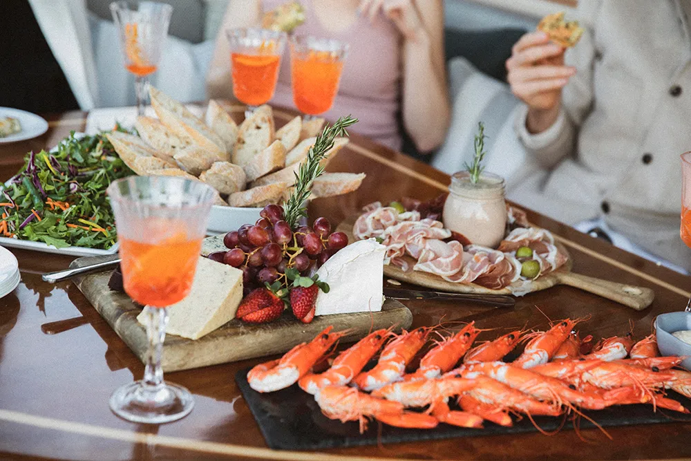Lifestyle Charters FELIX Catering done right Lifestyle Charters FELIX Catering done right