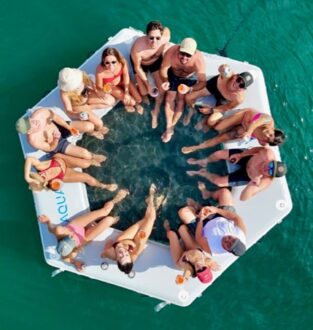 Splashpad Aquaclub Water Toy Boat Charter