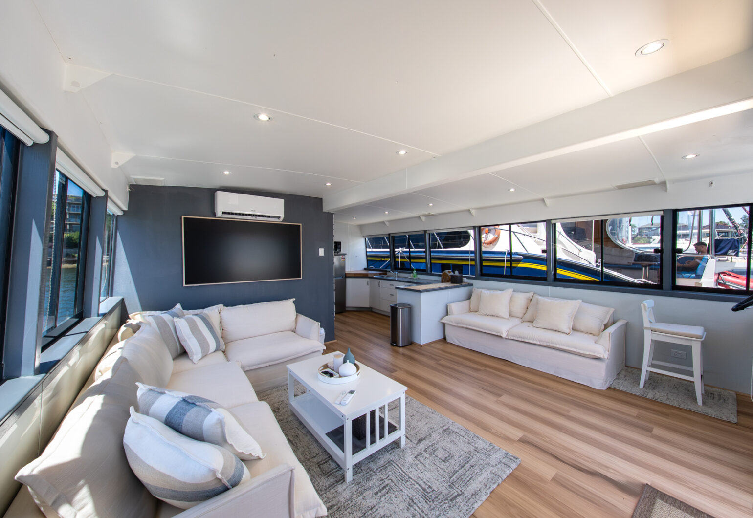 Deckhouse Boat Hire Sydney