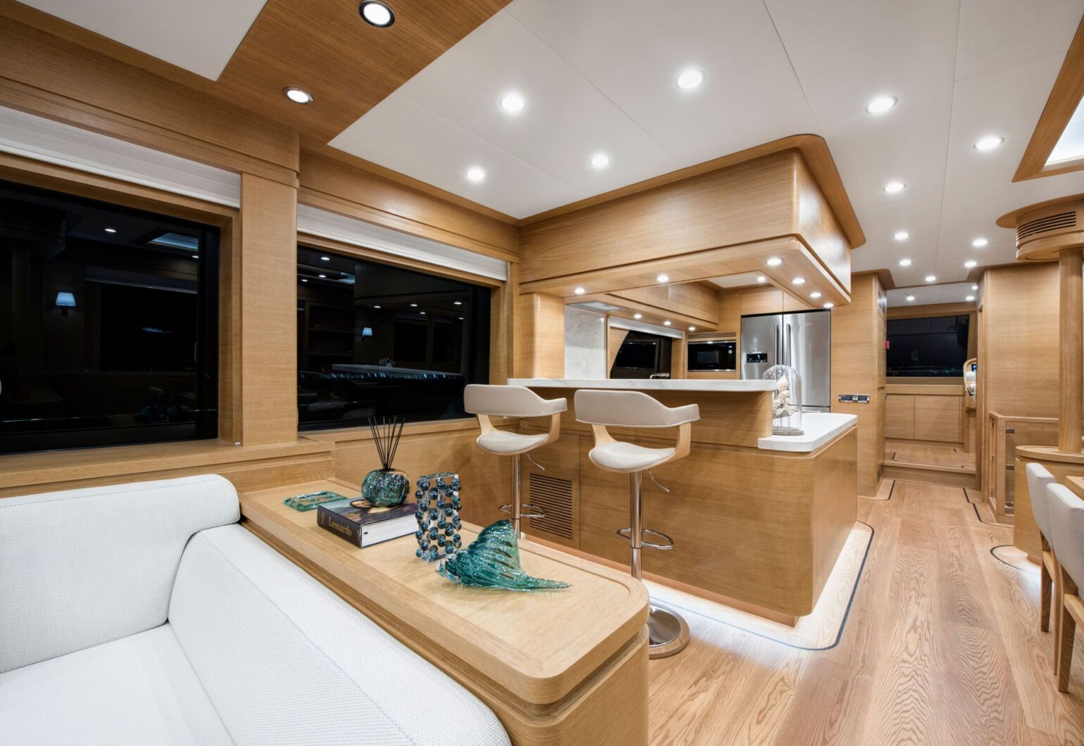 empire yacht bar